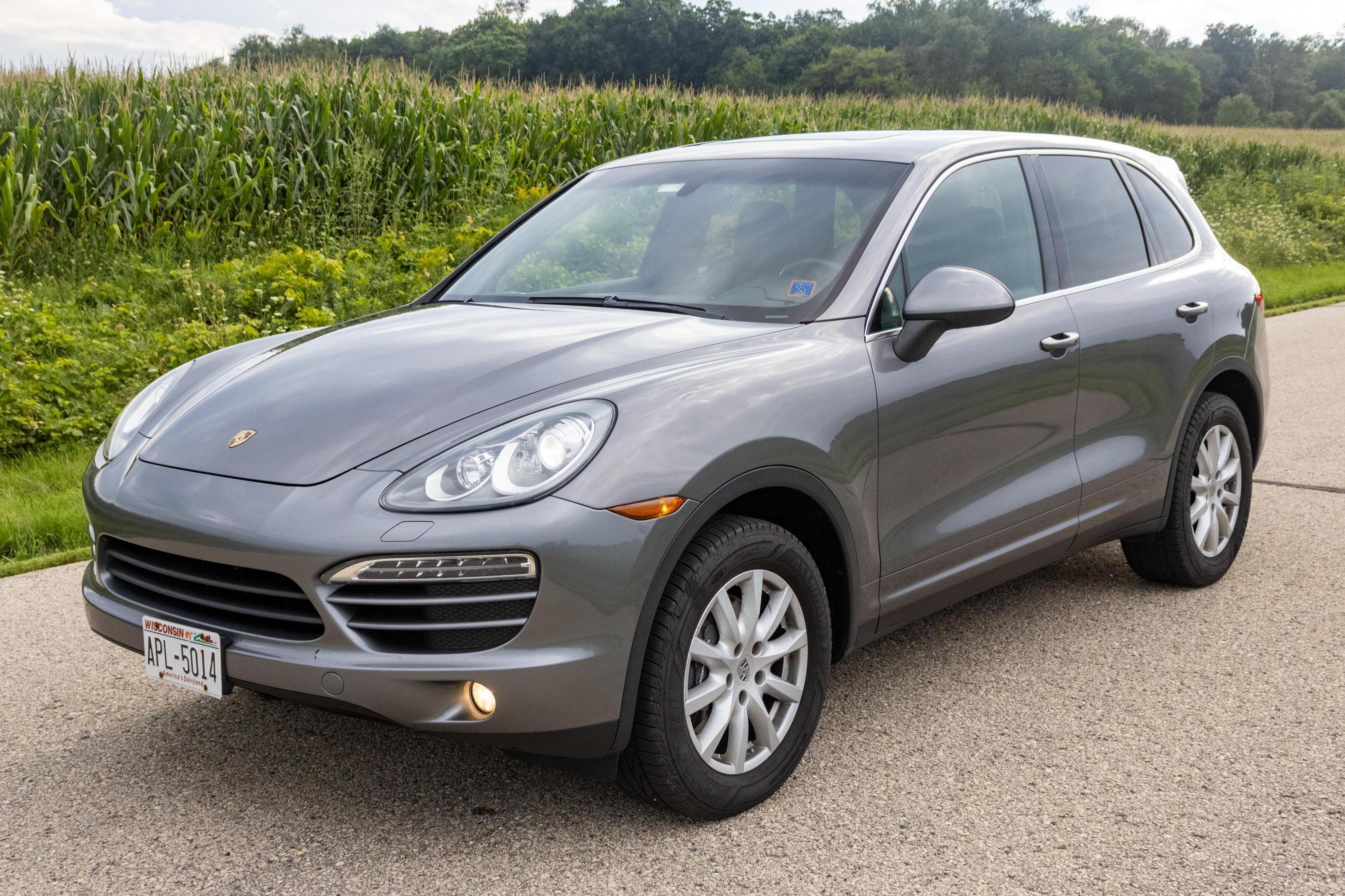 2012 Porsche Cayenne sold at auction for $11,111