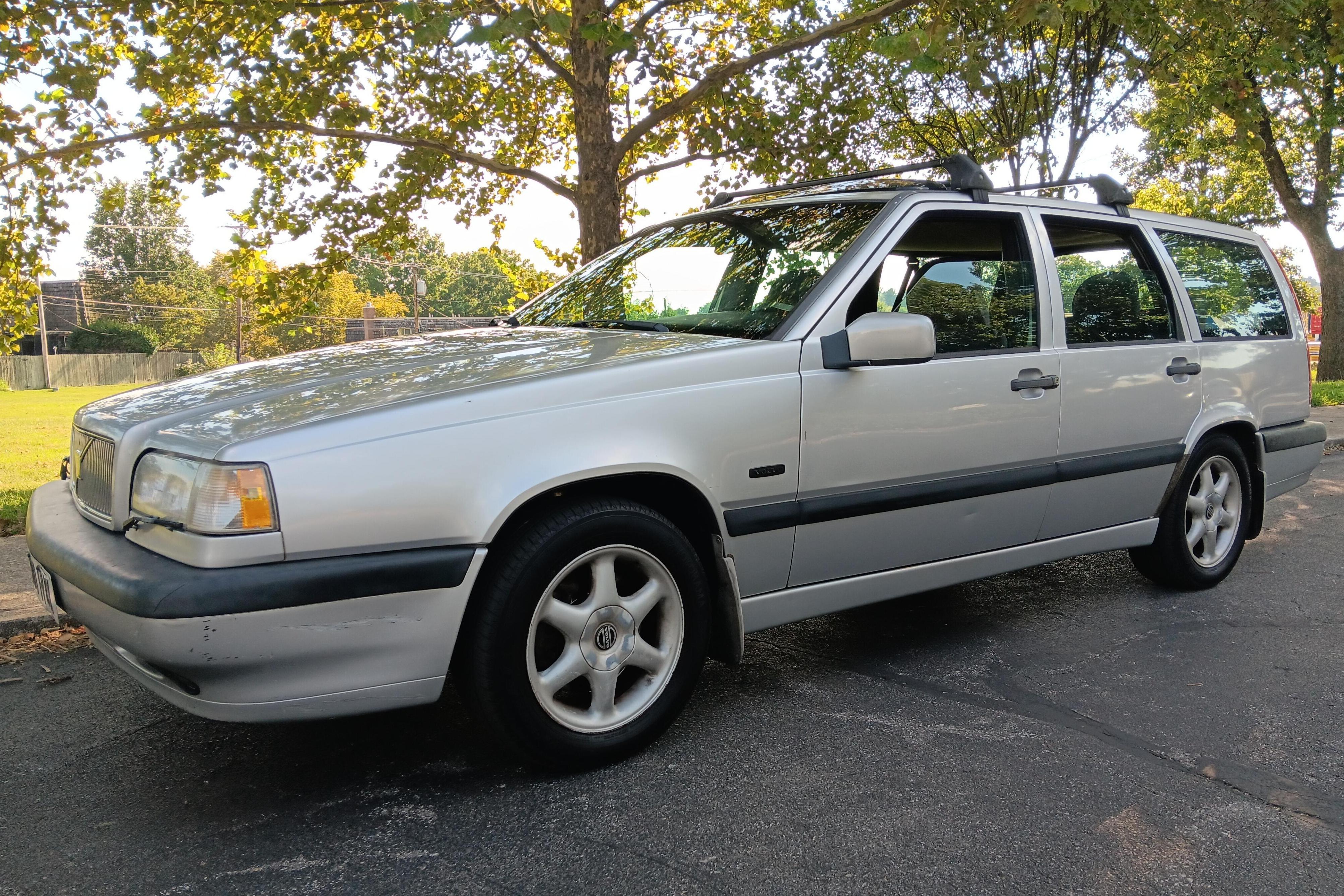 1997 Volvo 850 sold at auction for $3,350