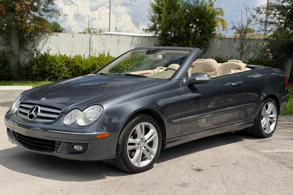 2008 Mercedes-Benz CLK-Class sold at auction for $11,000
