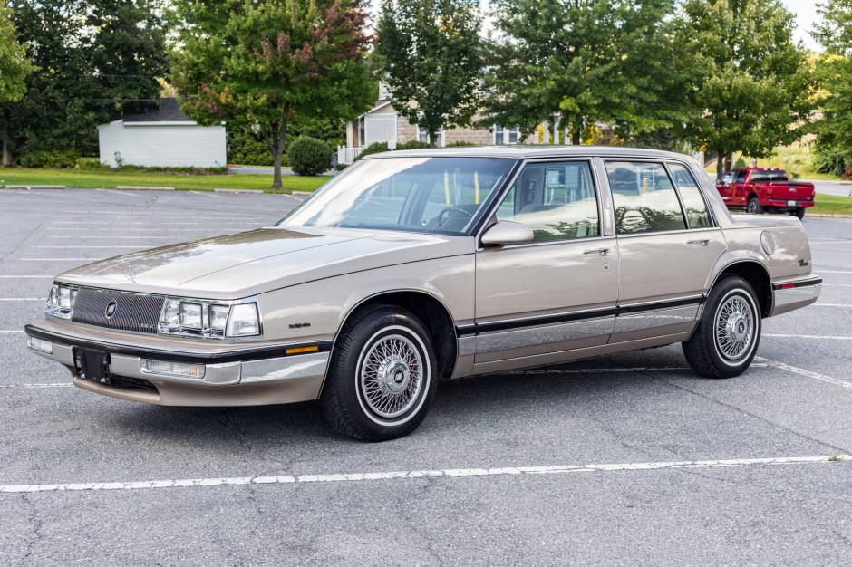 1985 Buick Electra sold at auction for $13,400
