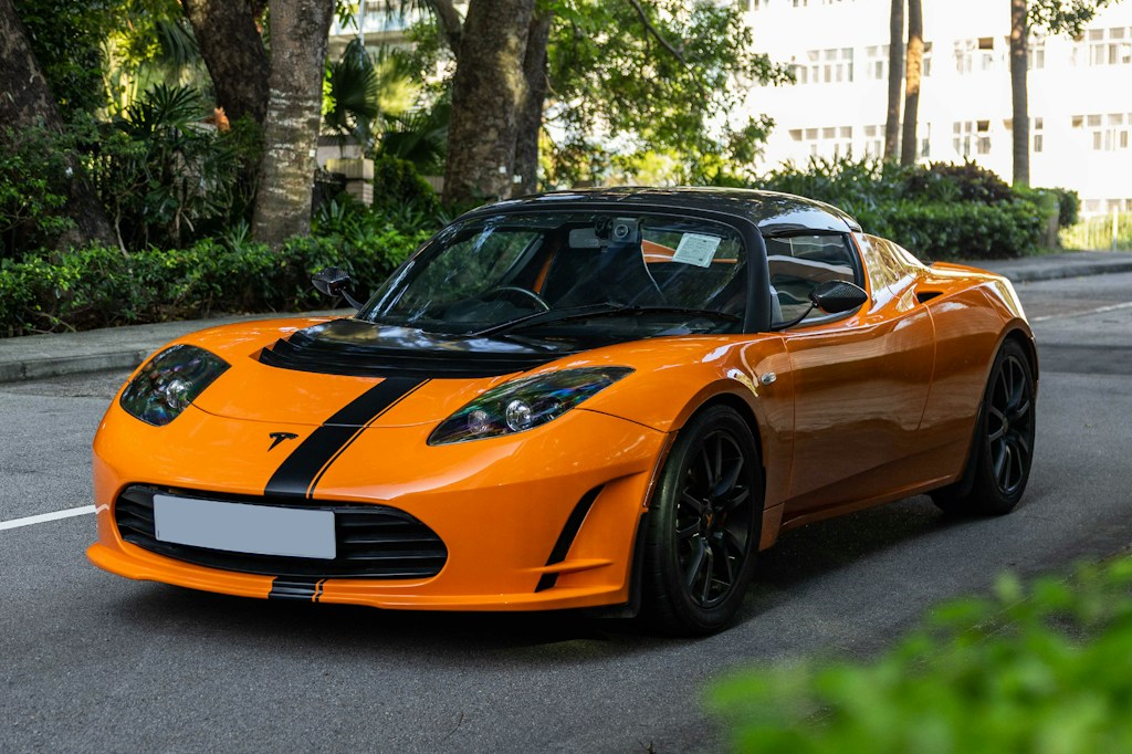 2012 Tesla Roadster sold at auction for $39,850