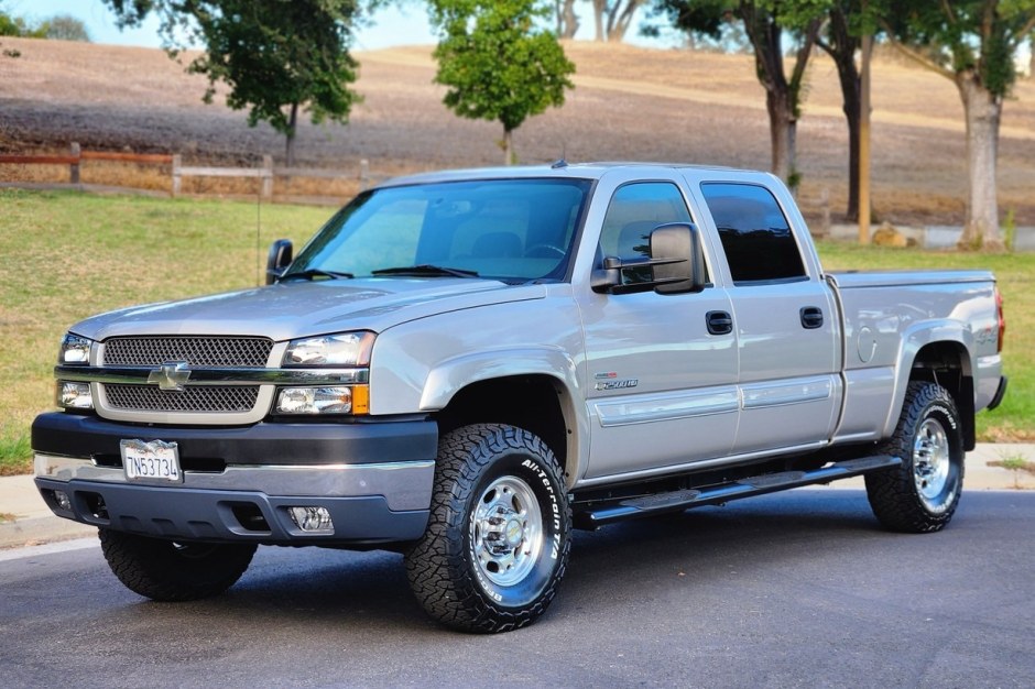 2004 Chevrolet Silverado sold at auction for $38,250