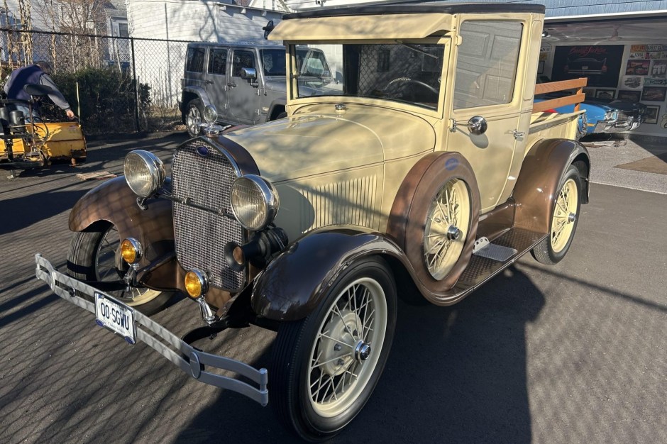 1929 Ford Model A sold at auction for $18,001