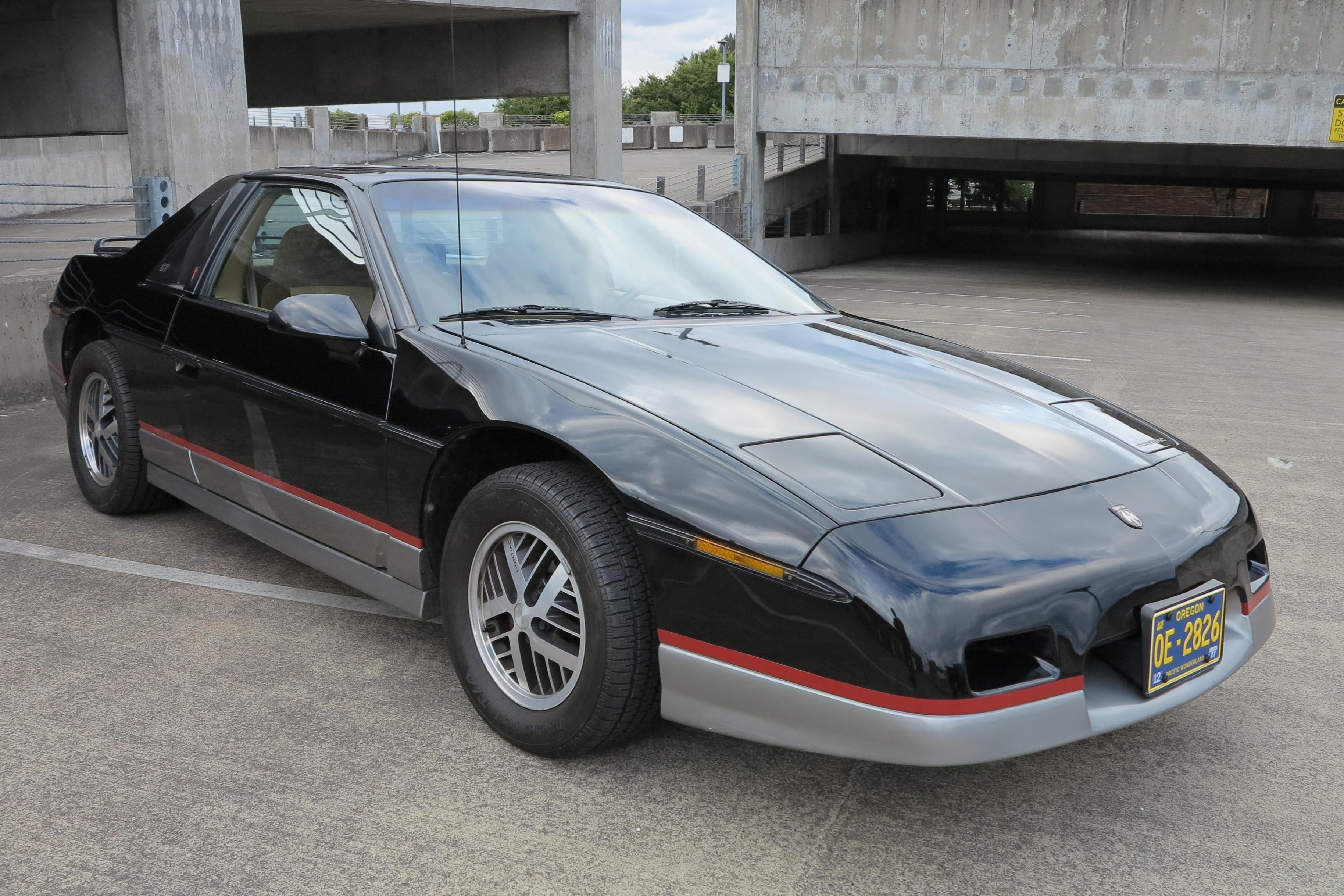 1985 Pontiac Fiero sold at auction for $6,700
