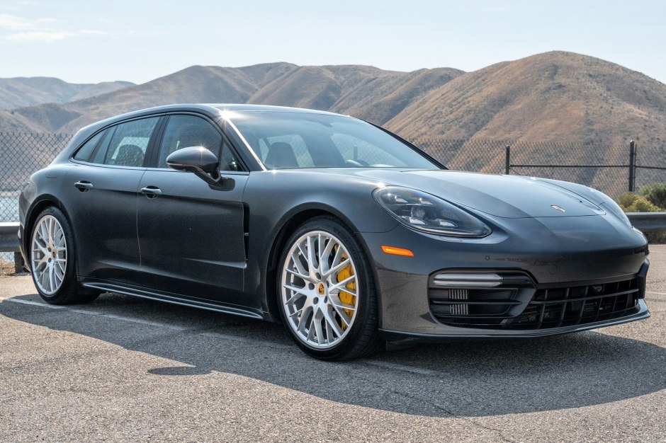 2018 Porsche Panamera sold at auction for $86,000