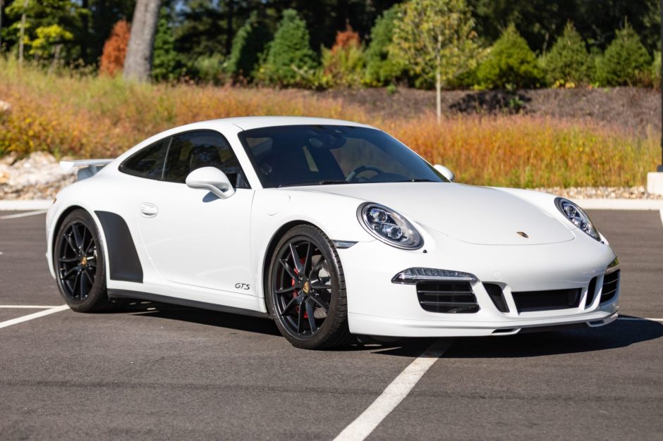 2015 Porsche 991 sold at auction for $121,500