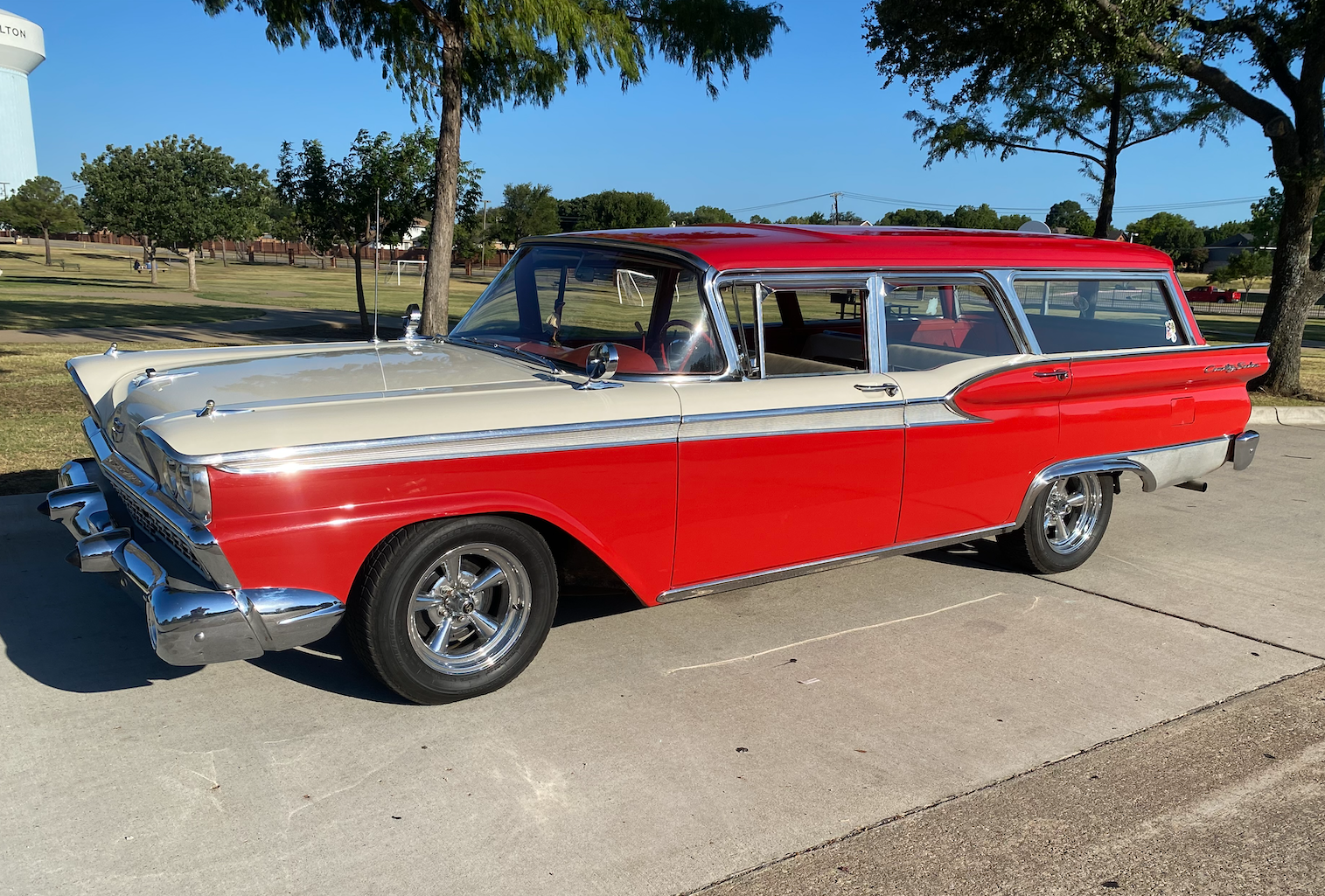 1959 Ford Country Sedan sold at auction for $21,000