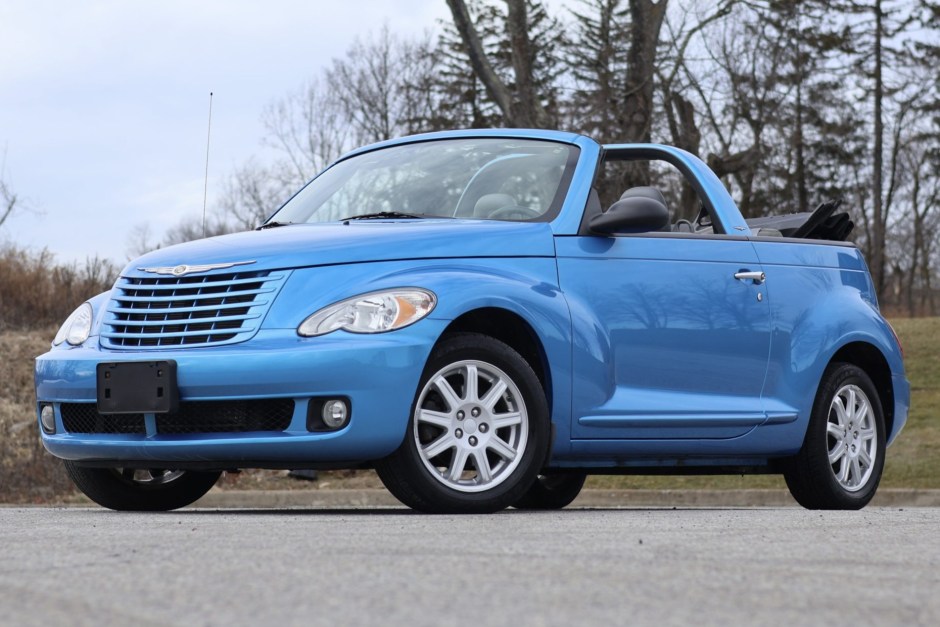 2008 Chrysler PT Cruiser sold at auction for $7,500