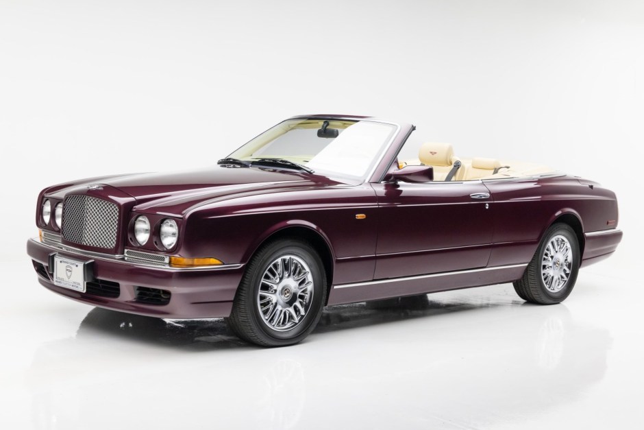 2000 Bentley Azure sold at auction for $42,103