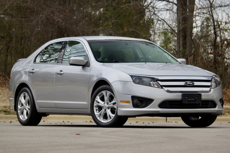 2012 Ford Fusion sold at auction for $11,500