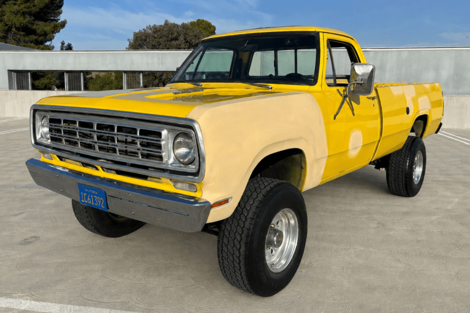 1976 Dodge Power Wagon sold at auction for $13,250