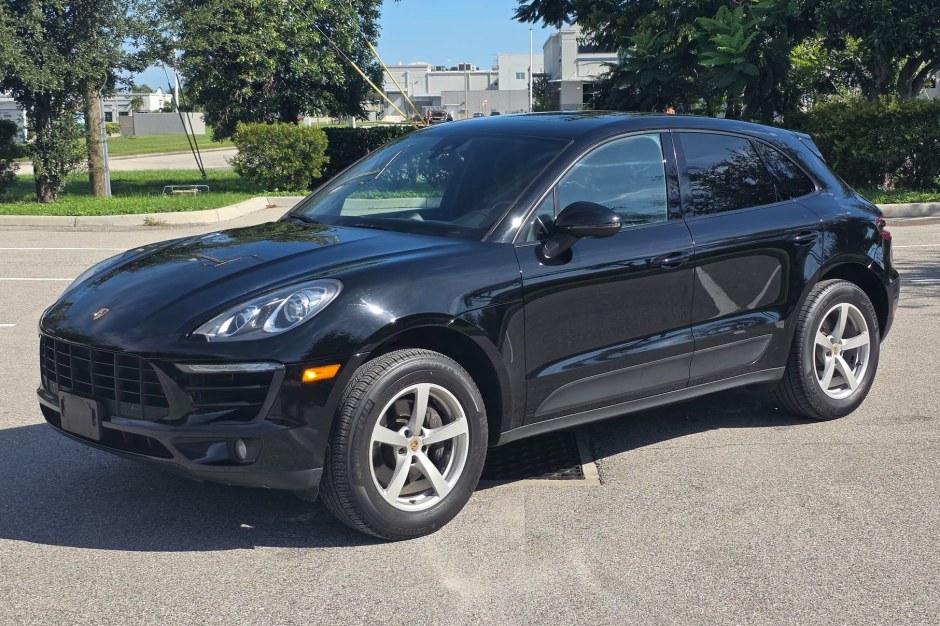 2017 Porsche Macan sold at auction for $9,499