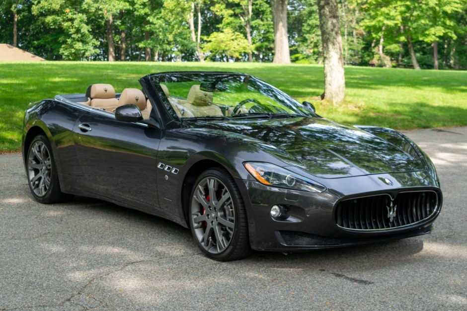 2012 Maserati GranTurismo sold at auction for $40,000