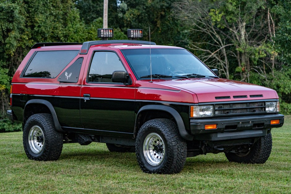 1987 Nissan Pathfinder sold at auction for $9,100