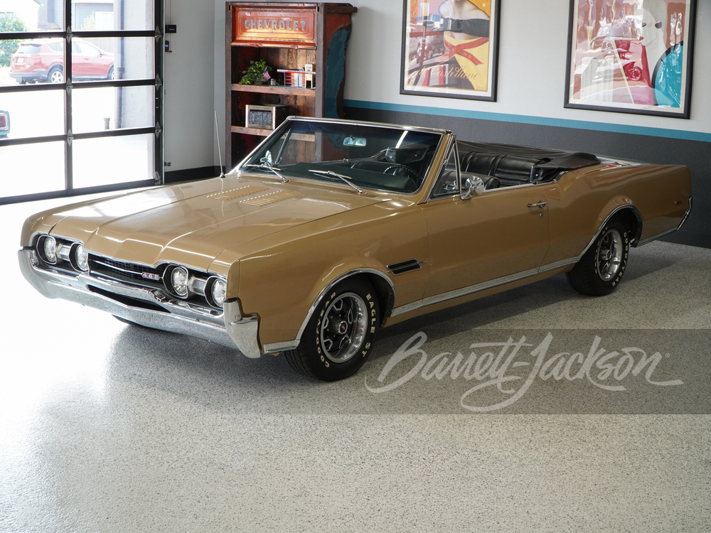 1967 Oldsmobile 442 sold at auction for $38,500