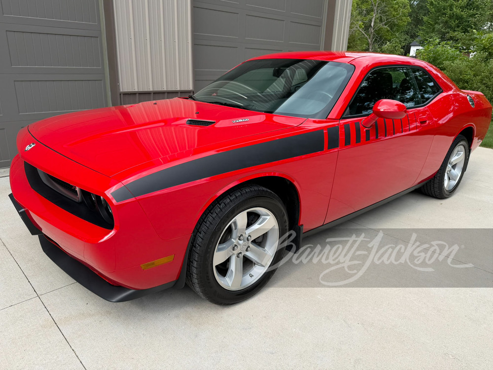 2009 Dodge Challenger sold at auction for $27,500