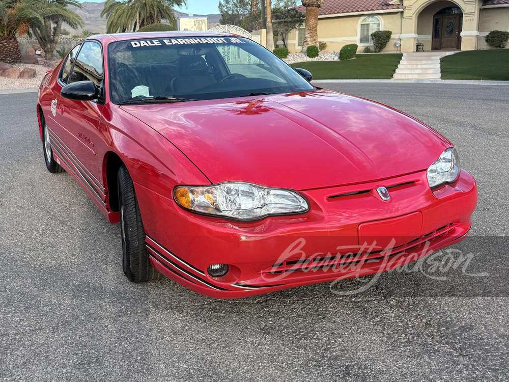 2000 Chevrolet Monte Carlo sold at auction for $22,000
