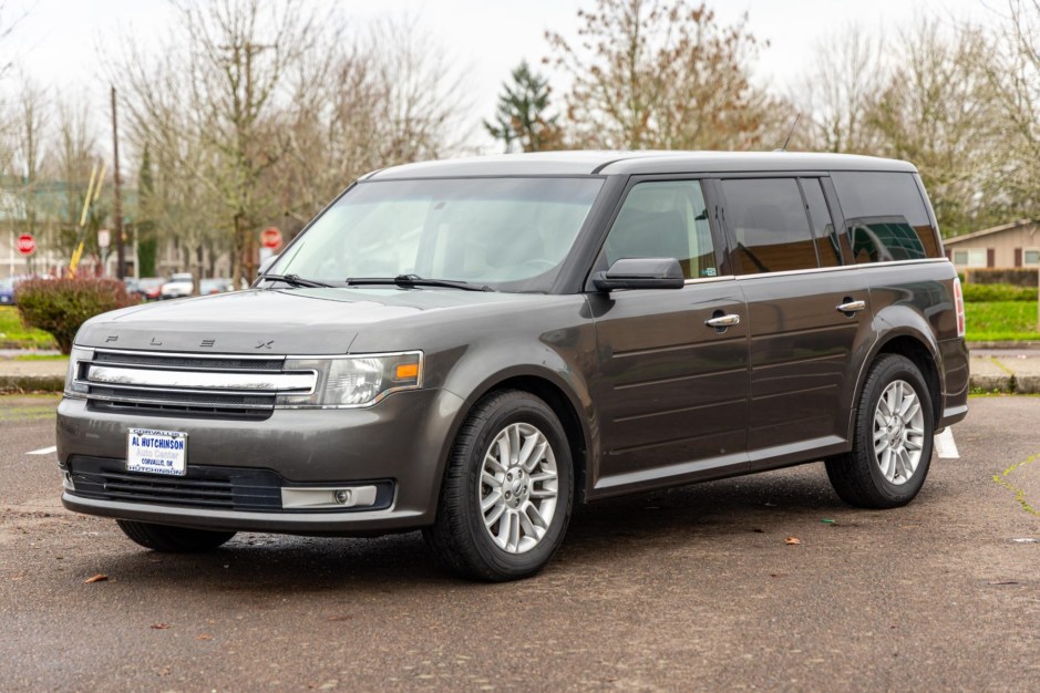 2015 Ford Flex sold at auction for $13,750