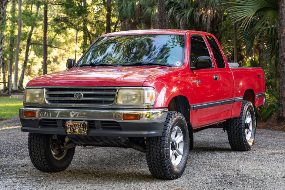 1995 Toyota T100 sold at auction for $17,000
