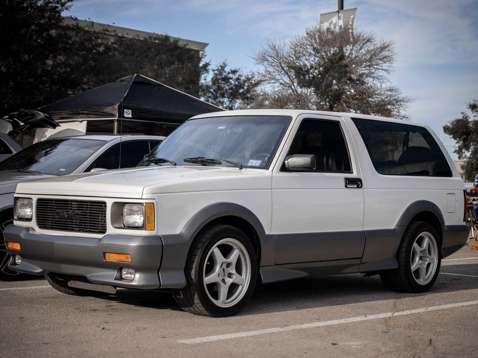 1992 GMC Typhoon sold at auction for $26,250