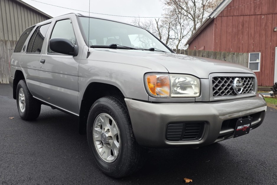 2000 Nissan Pathfinder sold at auction for $8,000