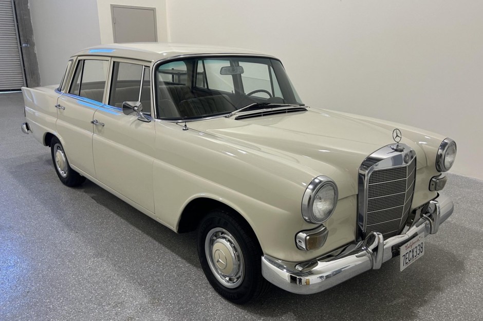 1966 Mercedes-Benz W110 sold at auction for $7,900