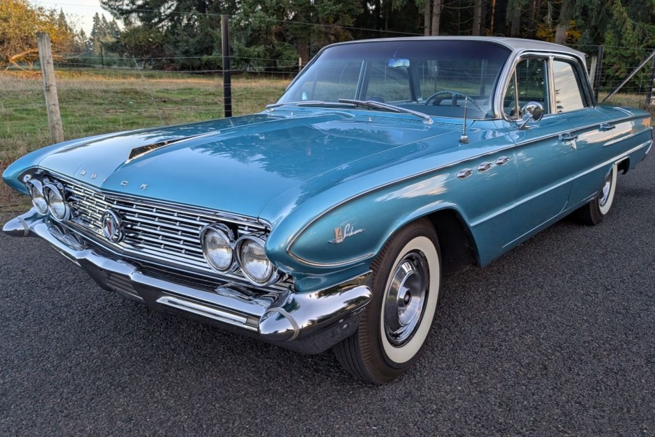 1961 Buick LeSabre sold at auction for $14,000