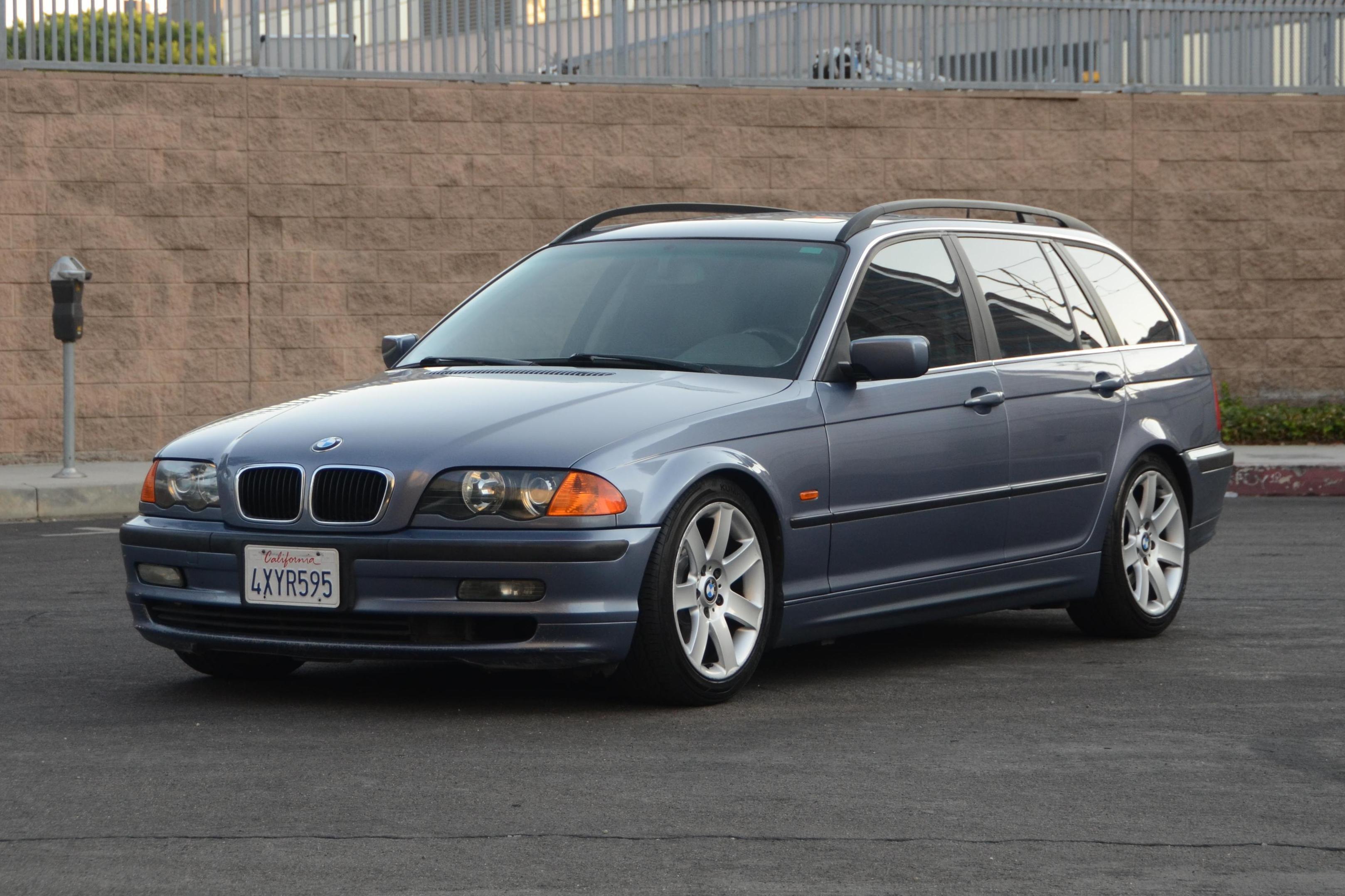 2001 BMW 3-Series sold at auction for $5,555