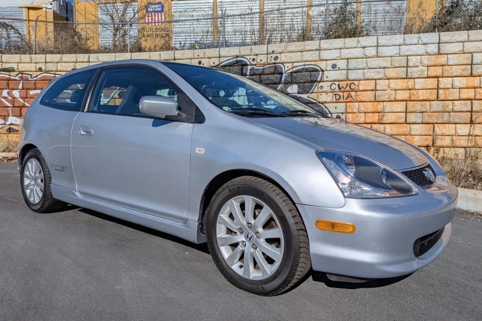2005 Honda Civic Si sold at auction for $9,200