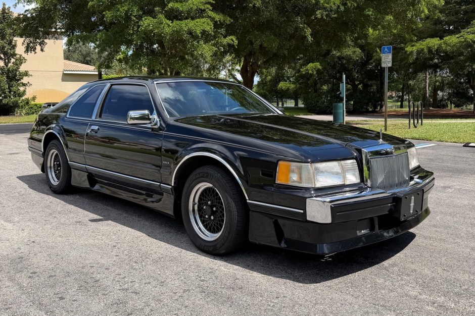 1986 Lincoln Mark VII sold at auction for $17,250