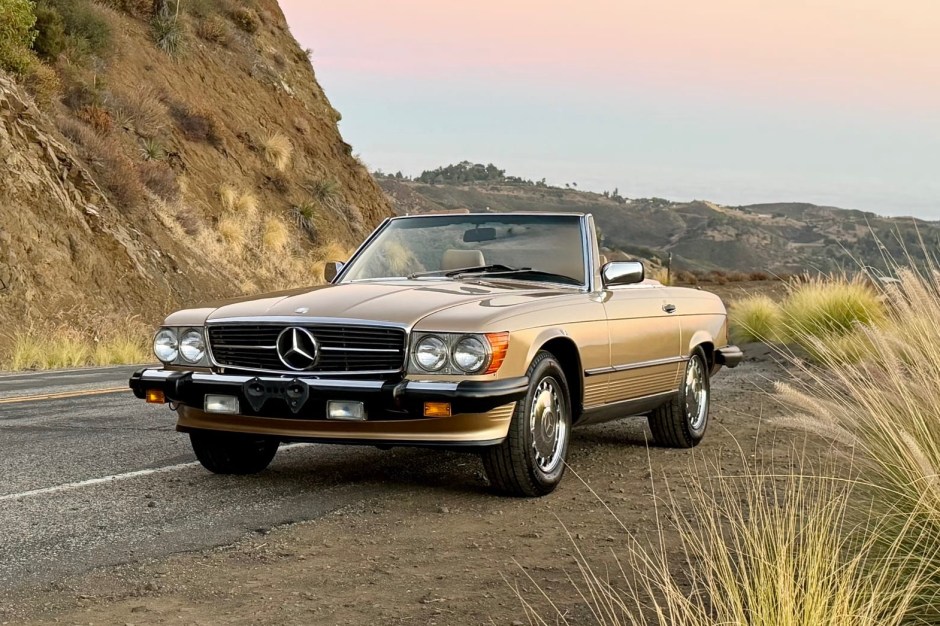 1988 Mercedes-Benz SL-Class sold at auction for $36,500