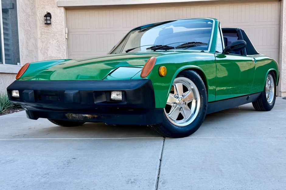 1975 Porsche 914 sold at auction for $17,000