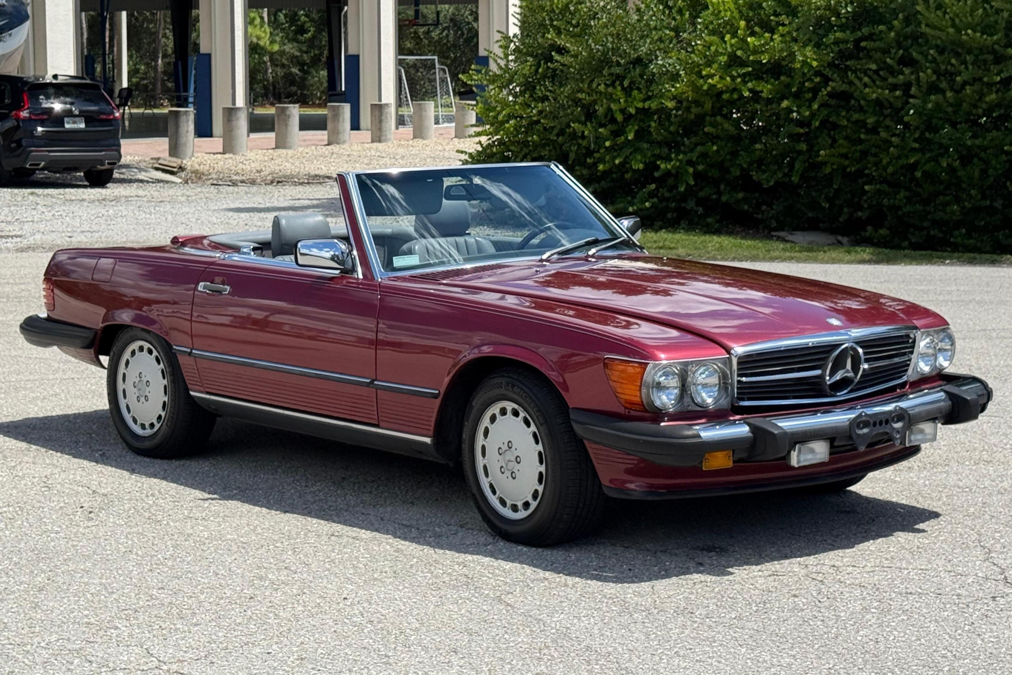How Much is a Mercedes-Benz 560 Worth at Auction? | Old Cars Data