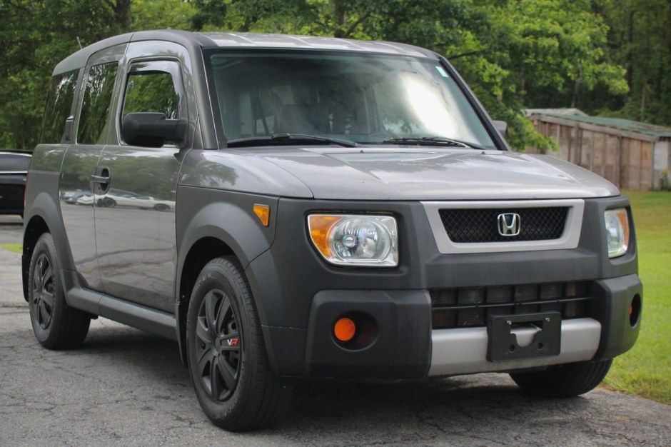 2005 Honda Element sold at auction for $6,800