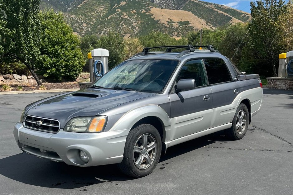 2004 Subaru Baja sold at auction for $5,400