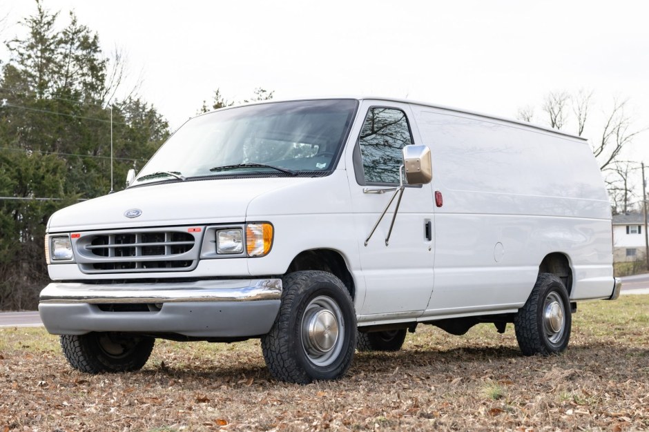 1997 Ford Econoline sold at auction for $11,500