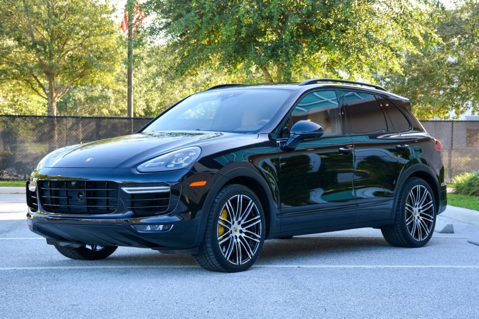 2016 Porsche Cayenne sold at auction for $35,000