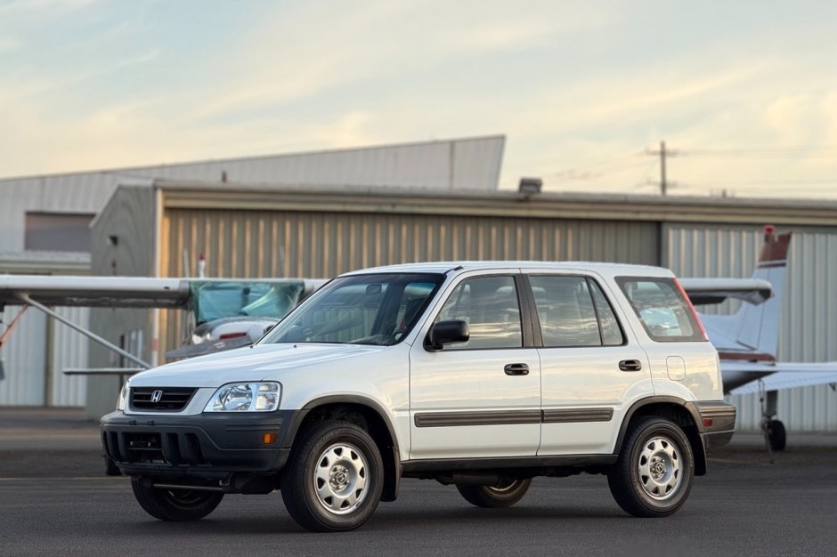 1999 Honda CR-V sold at auction for $14,250