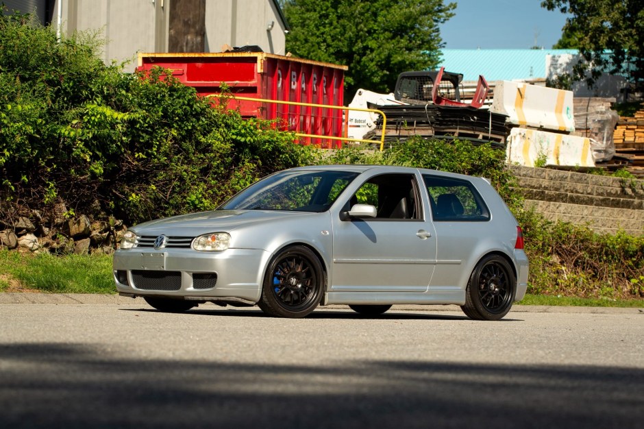 2004 Volkswagen Golf sold at auction for $11,450