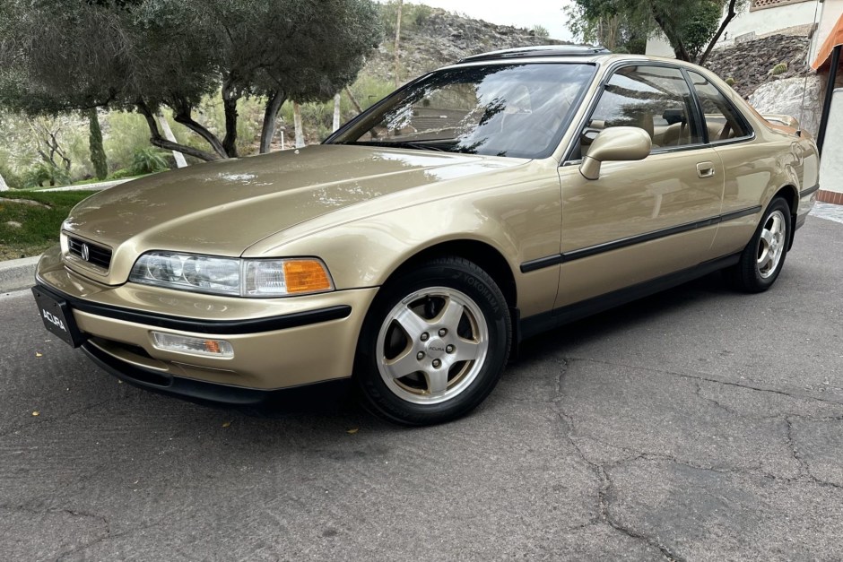 1991 Acura Legend sold at auction for $10,000