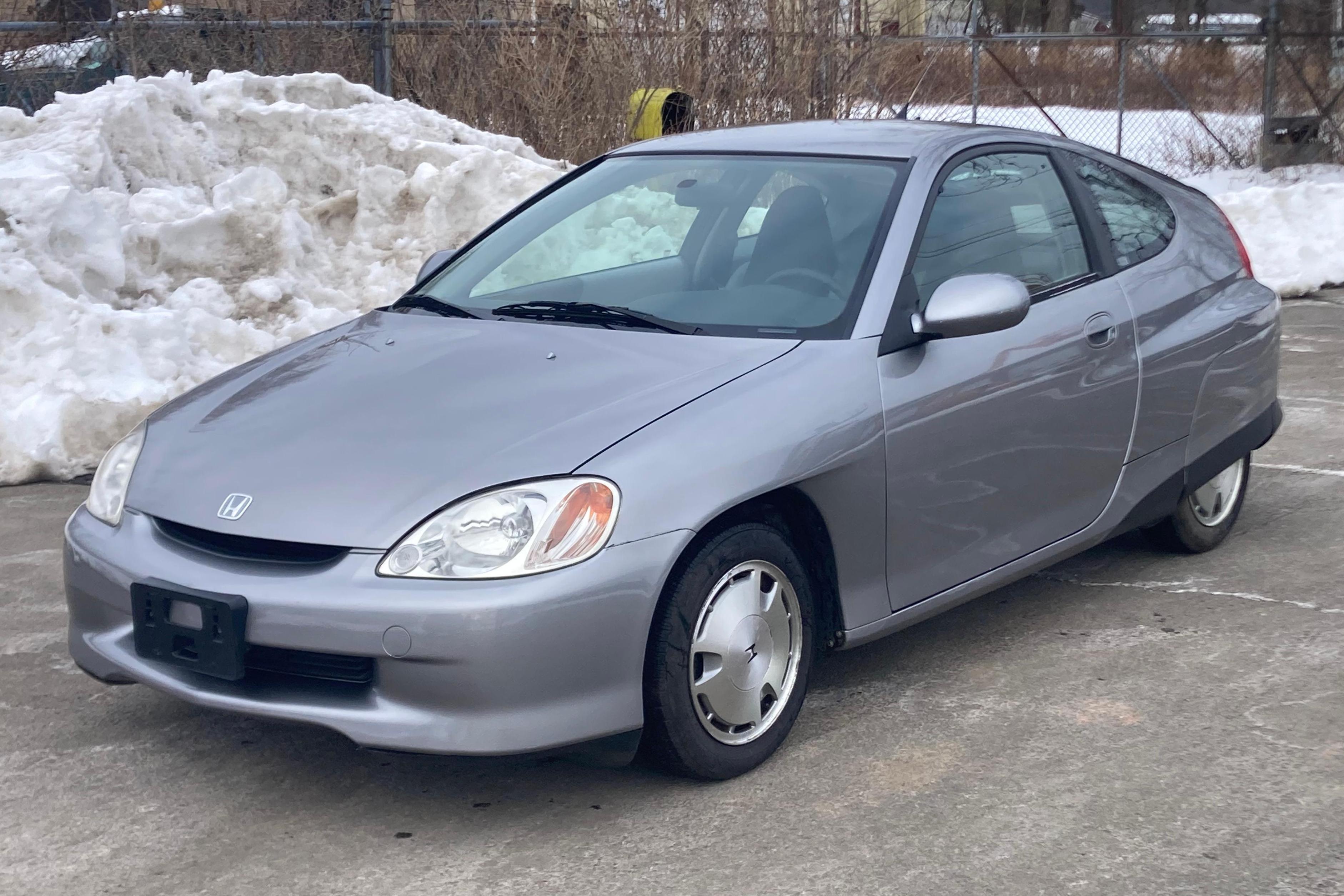 2000 Honda Insight sold at auction for $5,800