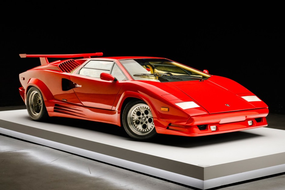 1989 Lamborghini Countach sold at auction for $583,000