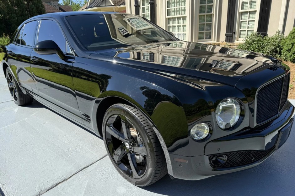 2016 Bentley Mulsanne sold at auction for $71,000