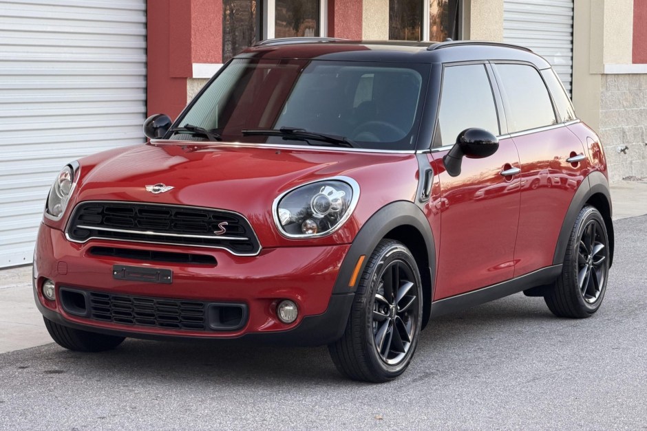 2016 Mini Countryman sold at auction for $10,000