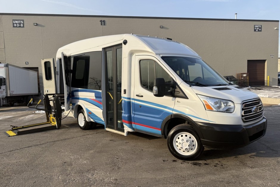 2020 Ford Transit sold at auction for $25,000