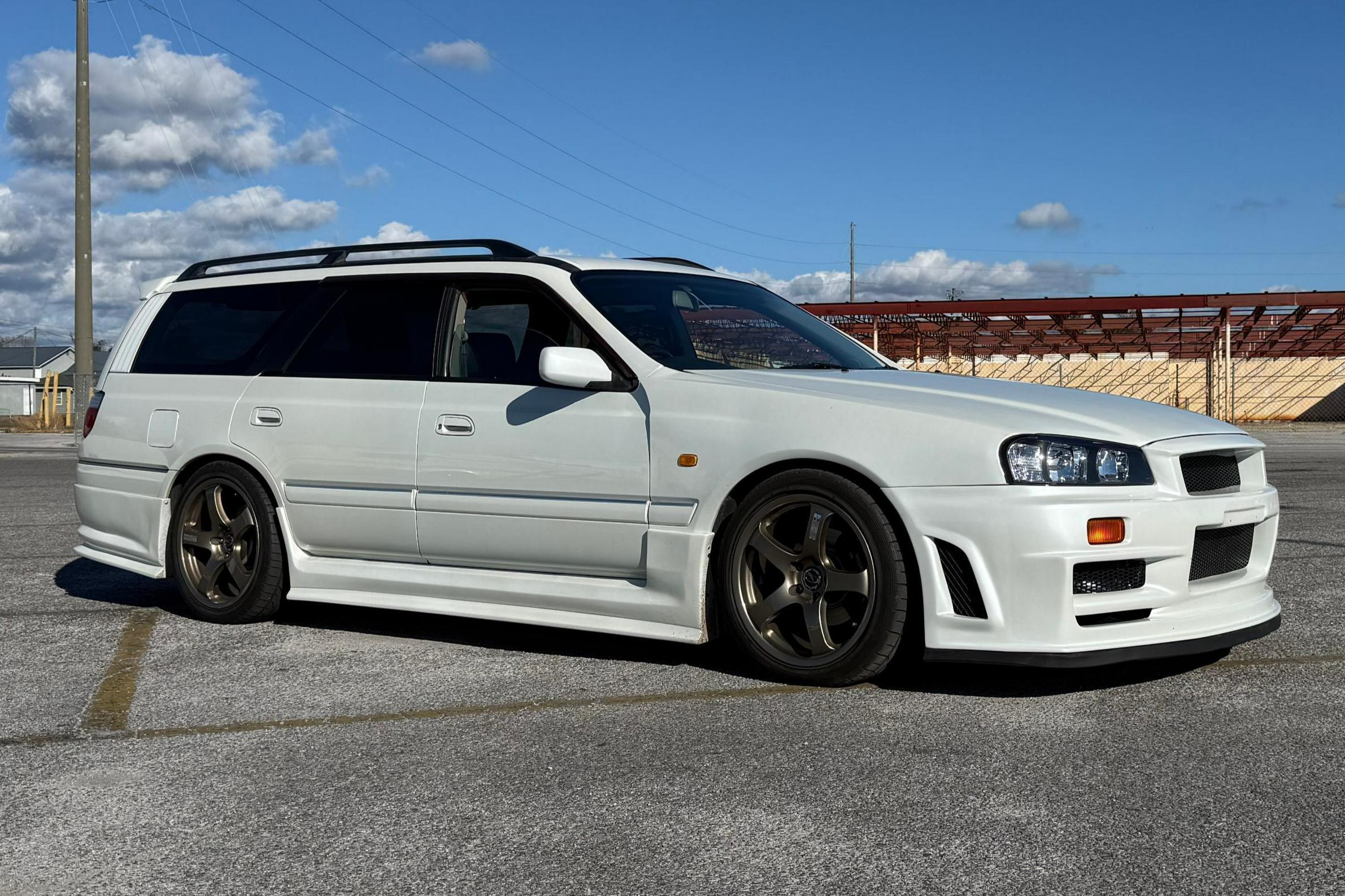 2000 Nissan Stagea sold at auction for $23,500