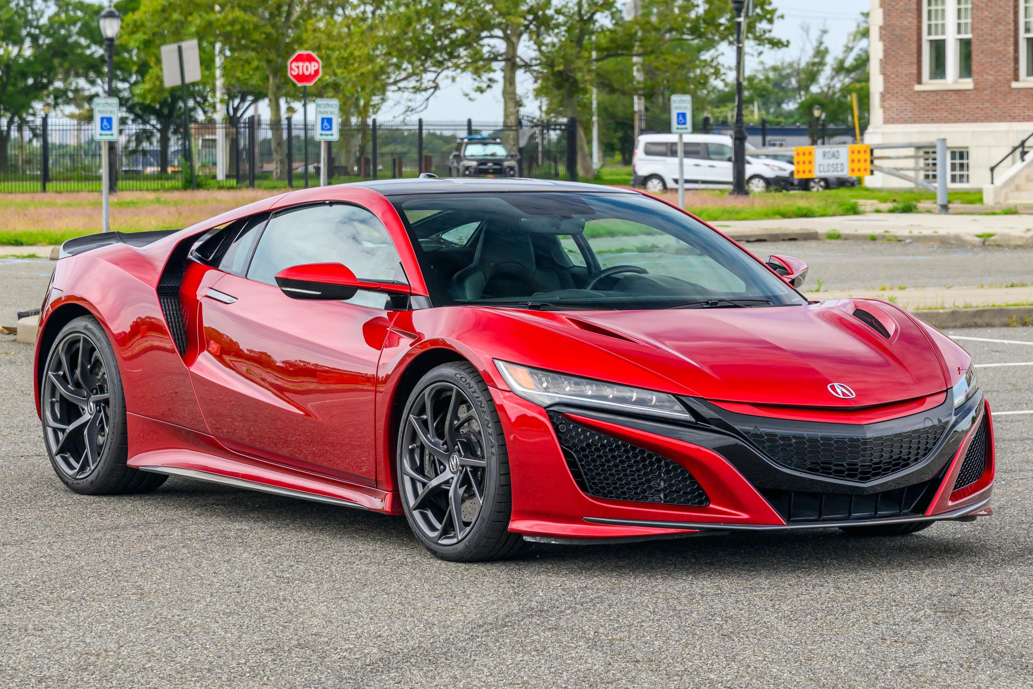 2019 Acura NSX sold at auction for $107,000
