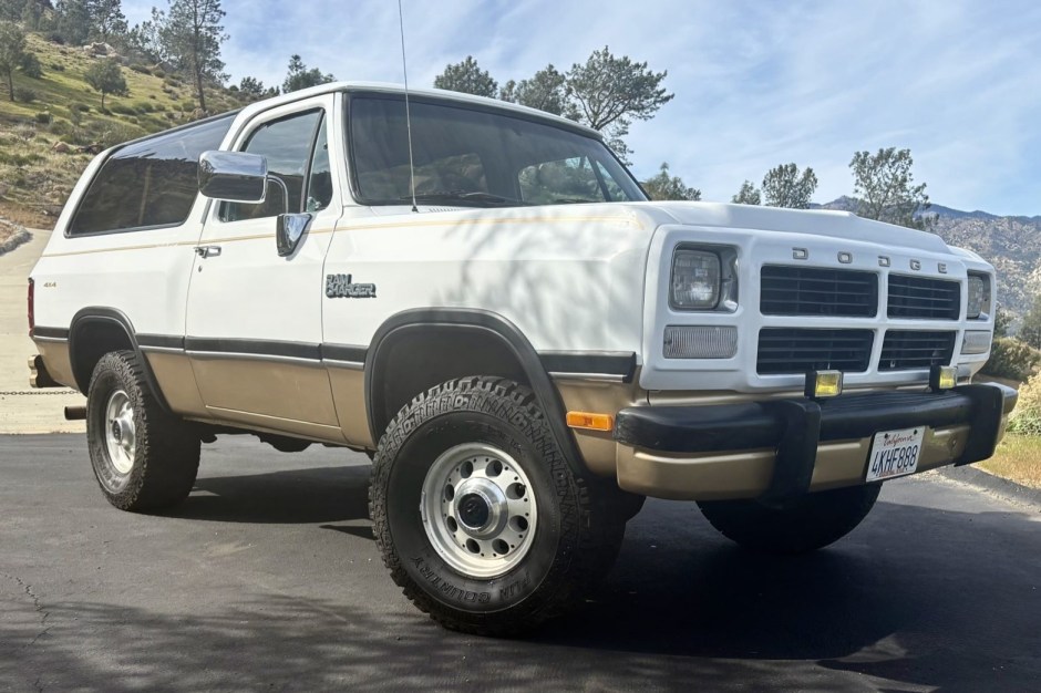 1992 Dodge Ramcharger sold at auction for $22,750
