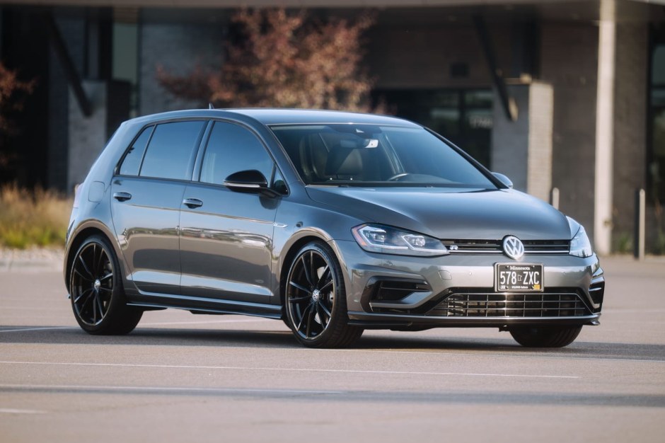 2019 Volkswagen Golf sold at auction for $34,500