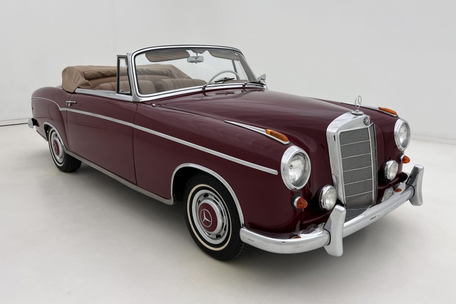 1960 Mercedes-Benz Ponton sold at auction for $67,000